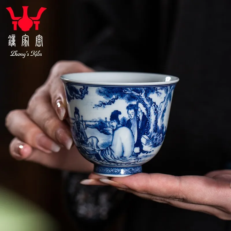 Zhongjia Forno (Zhongg do Forno) Zhongjia Forno de Pessoal Dedicado Xícara de Chá de Jingdezhen Chai Forno Mão Pintada de Azul e Branco Personage